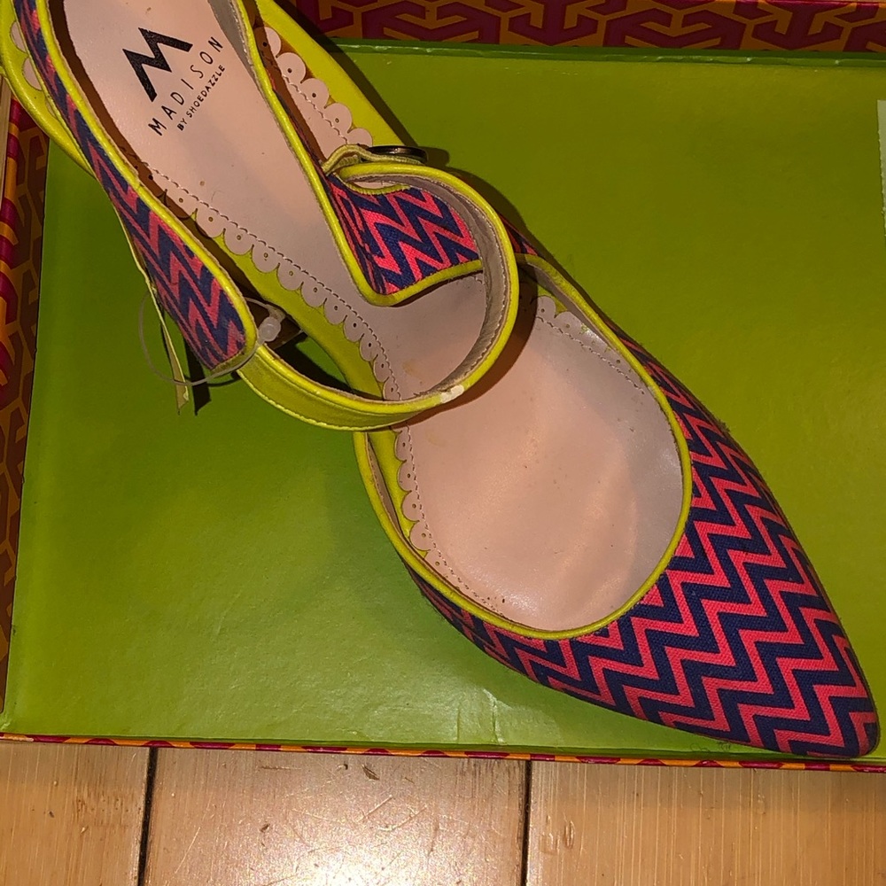 A Pop Statement Of Color Pumps ! - image 5